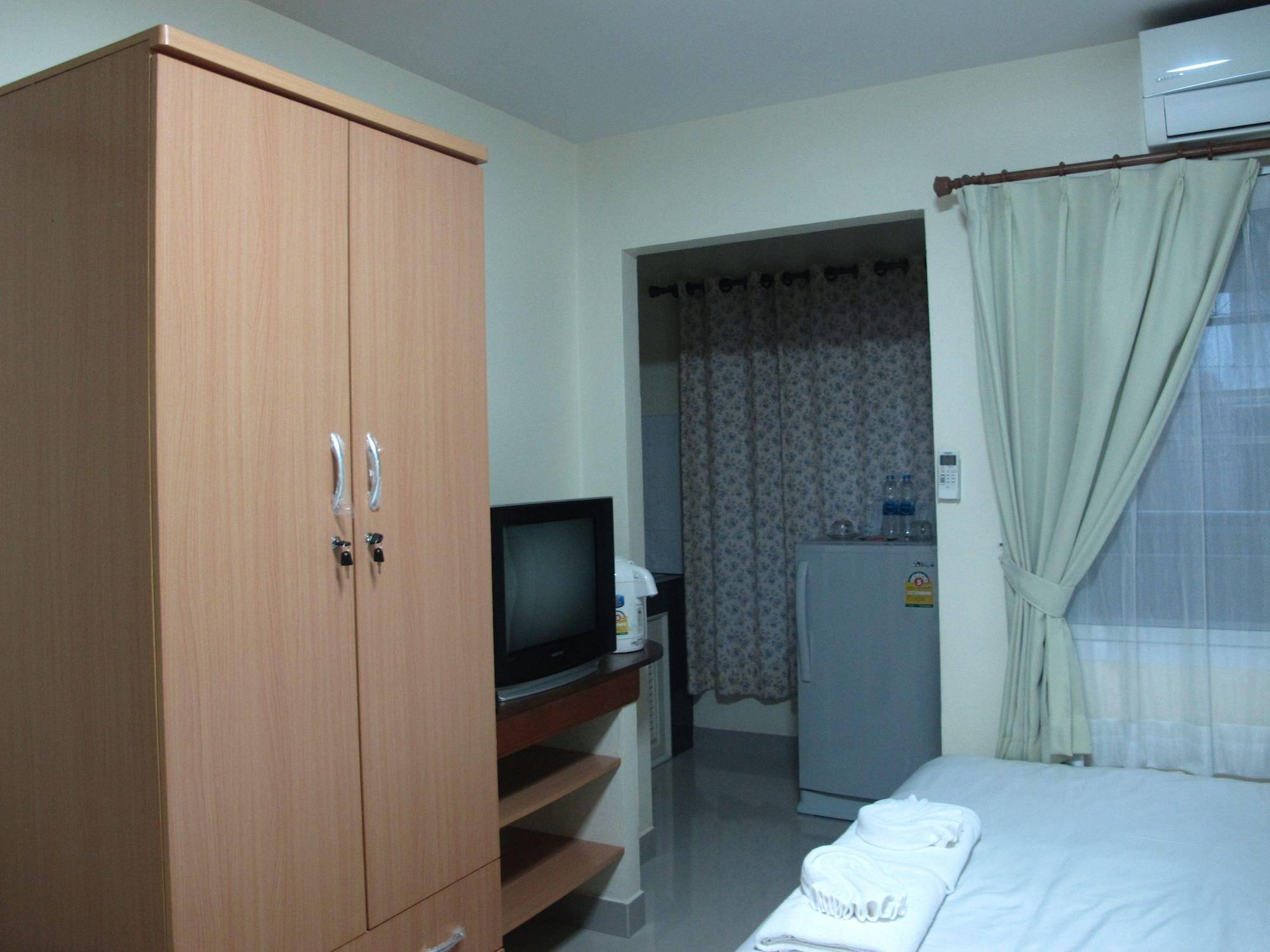 M&J House Hotel Chiang Rai Exterior photo